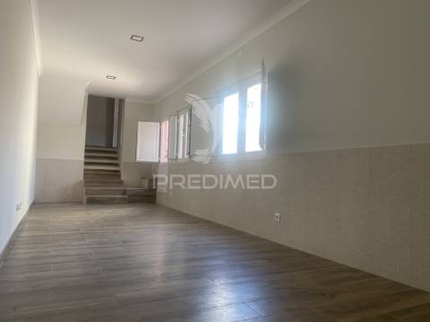 Apartamento t1 com quintal