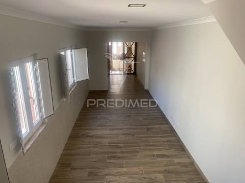 Apartamento t1 com quintal