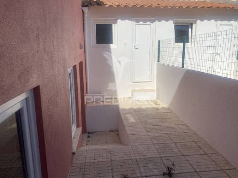 Apartamento t1 com quintal