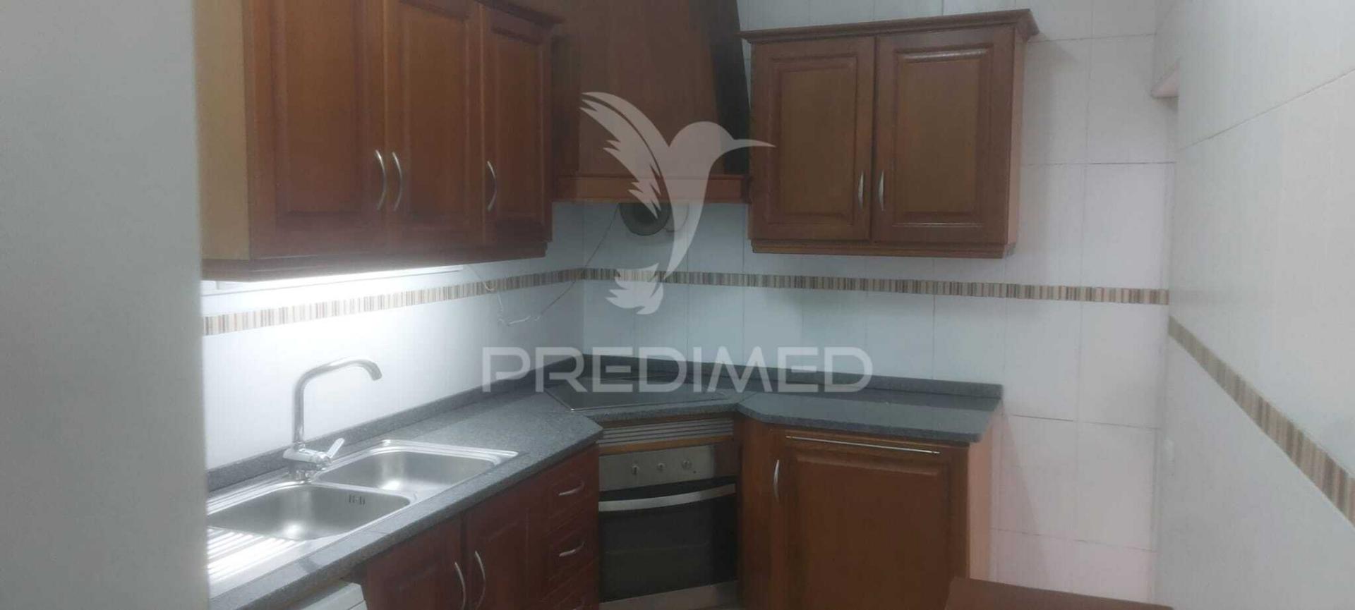 Apartamento t2 remodelado – r/c