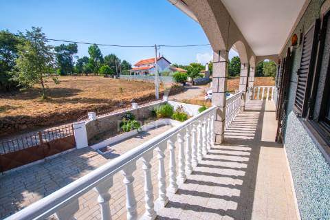 Moradia t4 com terreno de 1850 m² | albardo – guarda