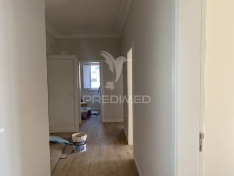 Apartamento t3 com varanda em santiago do cacem