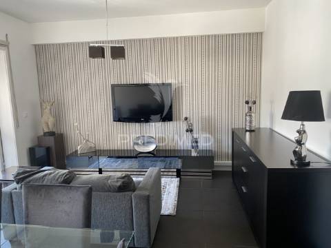 Arrenda-se t2 mobilado com garagem porto