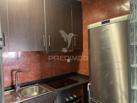 Arrenda-se t2 mobilado com garagem porto