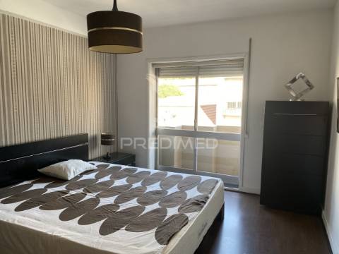 Arrenda-se t2 mobilado com garagem porto