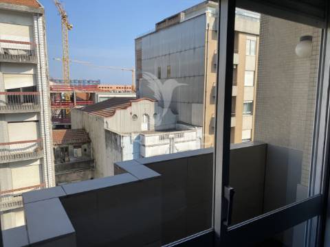 Arrenda-se t2 mobilado com garagem porto