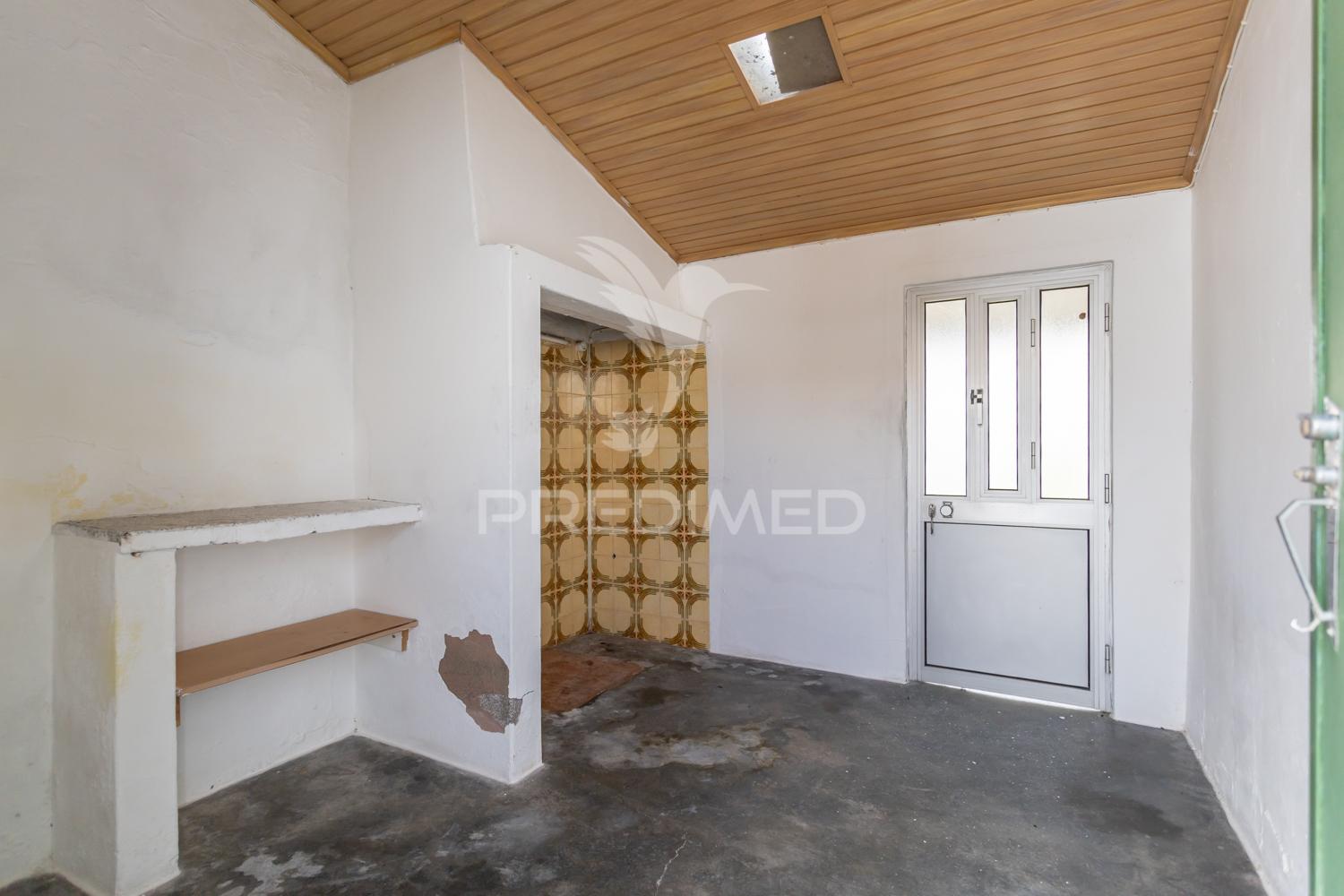 Moradia pronta a habitar - torrão