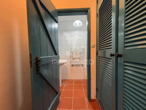 Moradia tradicional com alma mediterrânica às portas de caldas da rainha