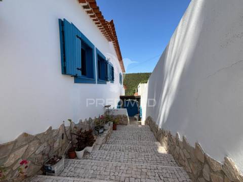 Moradia tradicional com alma mediterrânica às portas de caldas da rainha