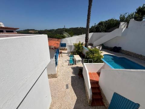 Moradia tradicional com alma mediterrânica às portas de caldas da rainha