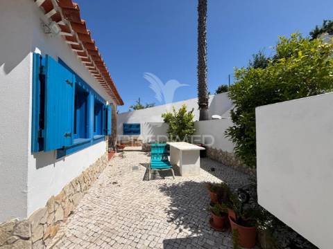 Moradia tradicional com alma mediterrânica às portas de caldas da rainha