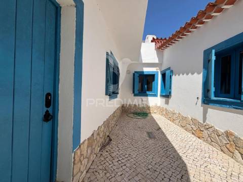 Moradia tradicional com alma mediterrânica às portas de caldas da rainha