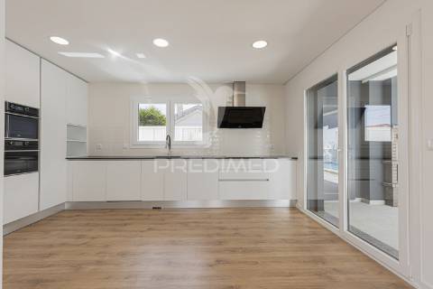 Moradia t4, aroeira