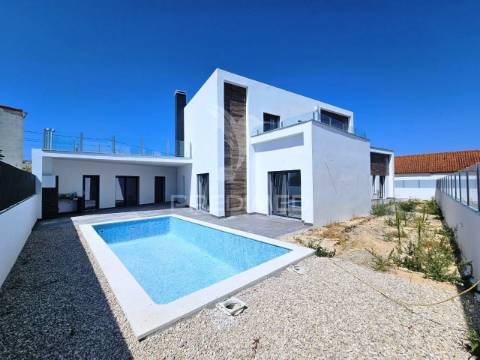 Moradia isolada t5 c/piscina e garagem, brejoeira - azeitão