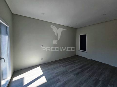 Moradia isolada t5 c/piscina e garagem, brejoeira - azeitão