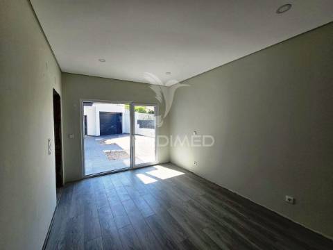 Moradia isolada t5 c/piscina e garagem, brejoeira - azeitão