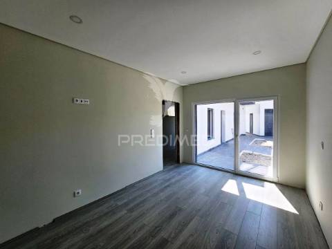 Moradia isolada t5 c/piscina e garagem, brejoeira - azeitão