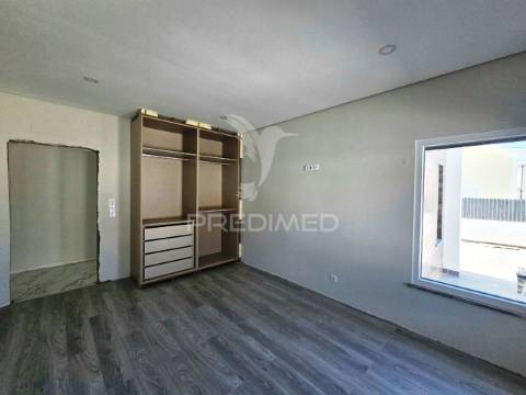 Moradia isolada t5 c/piscina e garagem, brejoeira - azeitão