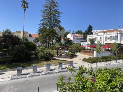 Moradia com terraço e garagem em santiago do cacém