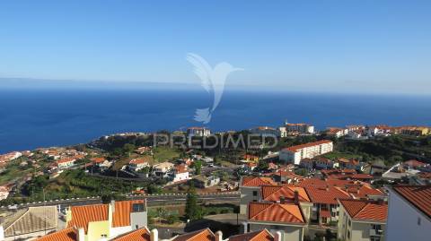 Apartamento tipologia t4 no caniço vista mar