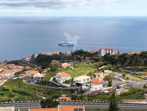 Apartamento tipologia t4 no caniço vista mar