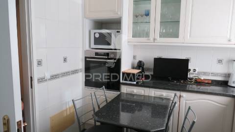 Apartamento tipologia t4 no caniço vista mar
