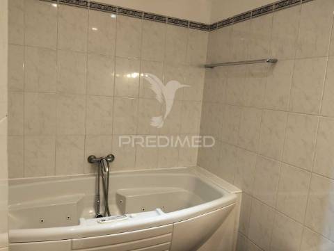 Apartamento tipologia t4 no caniço vista mar