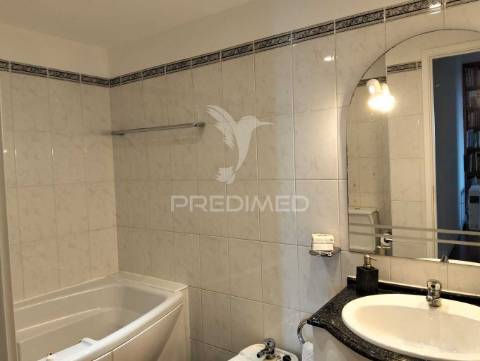 Apartamento tipologia t4 no caniço vista mar