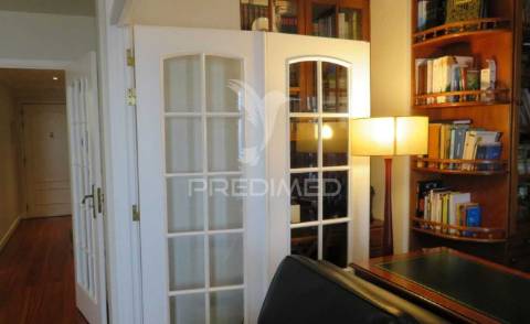 Apartamento tipologia t4 no caniço vista mar
