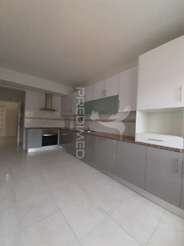 T3 renovado com varandas - alcochete/ samouco