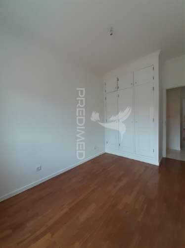 T3 renovado com varandas - alcochete/ samouco