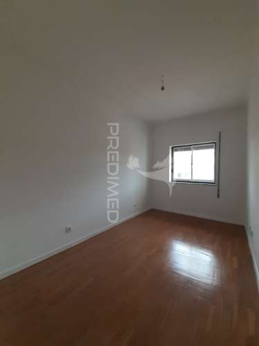T3 renovado com varandas - alcochete/ samouco