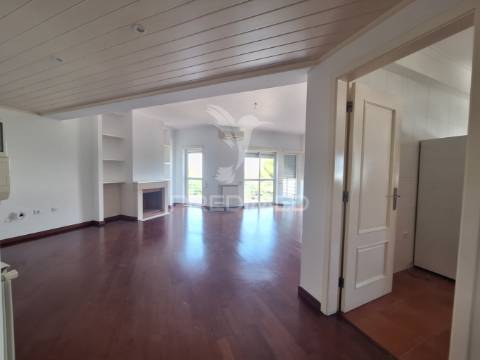 Apartamento t3, rua jornal “o almonda”, torres novas