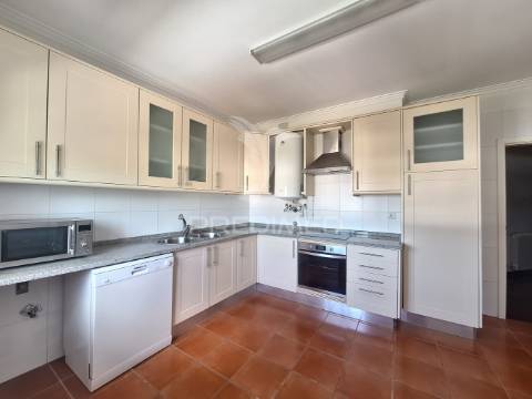 Apartamento t3, rua jornal “o almonda”, torres novas