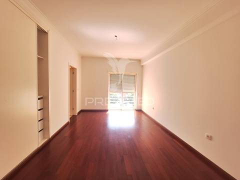 Apartamento t3, rua jornal “o almonda”, torres novas