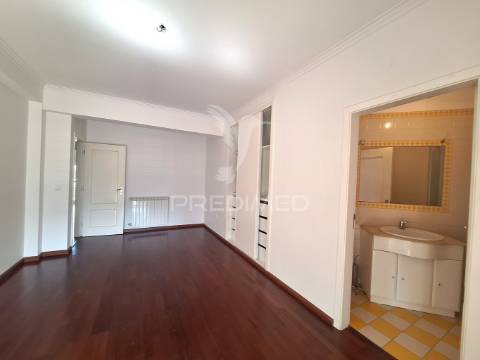 Apartamento t3, rua jornal “o almonda”, torres novas