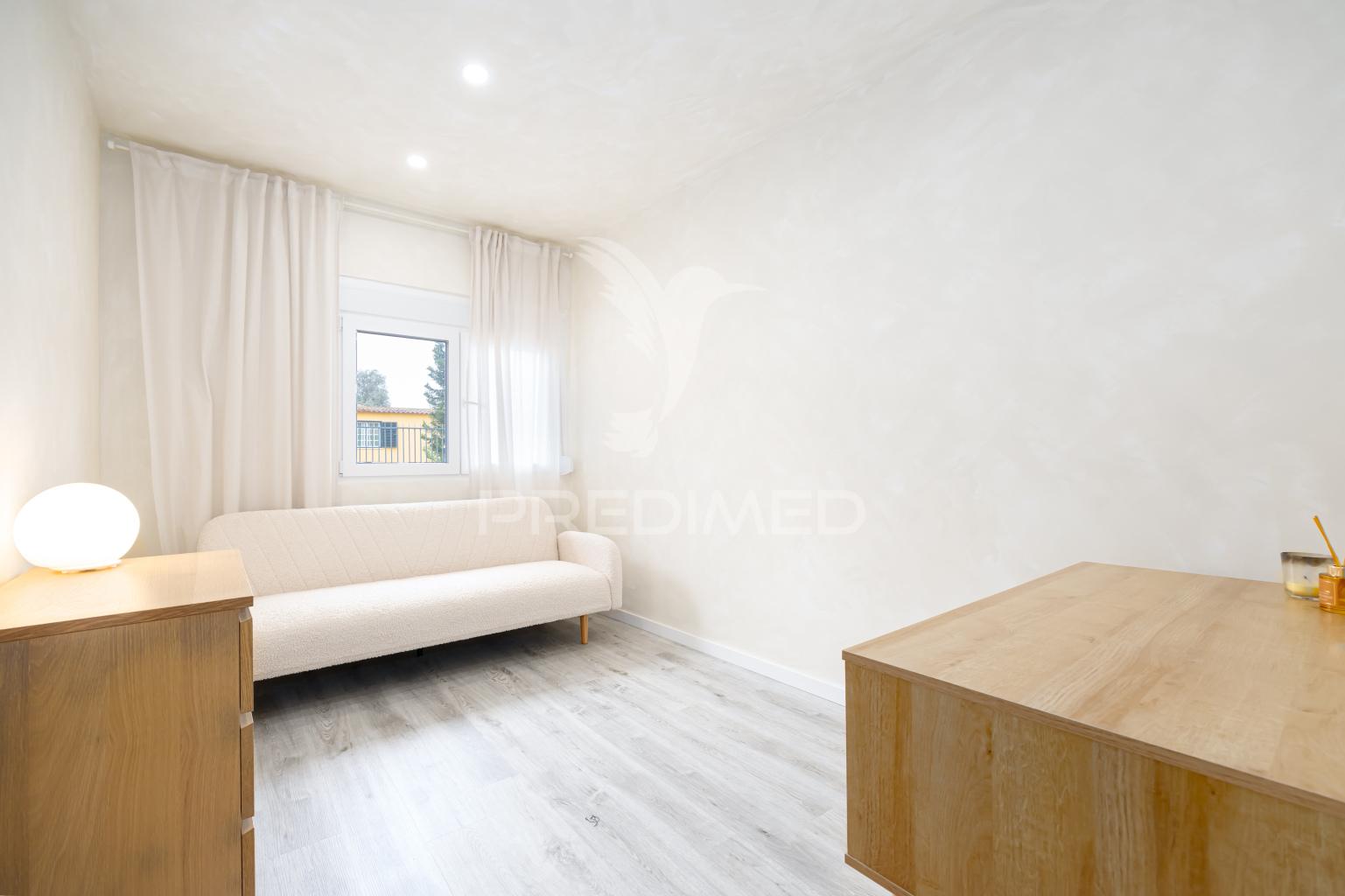 Apartamento t2 com quintal e terraço – cova da piedade, almada