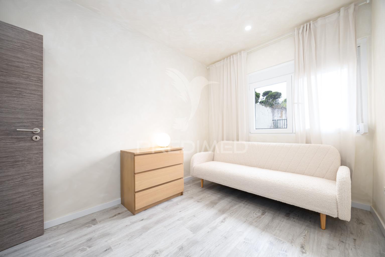 Apartamento t2 com quintal e terraço – cova da piedade, almada