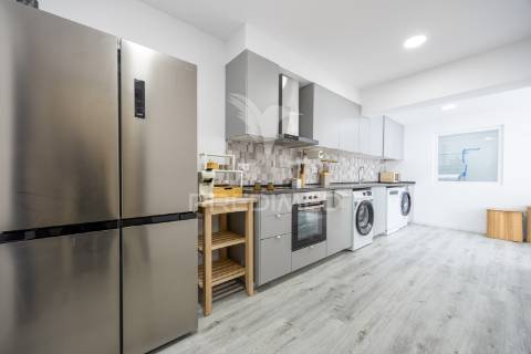 Apartamento t2 com quintal e terraço – cova da piedade, almada