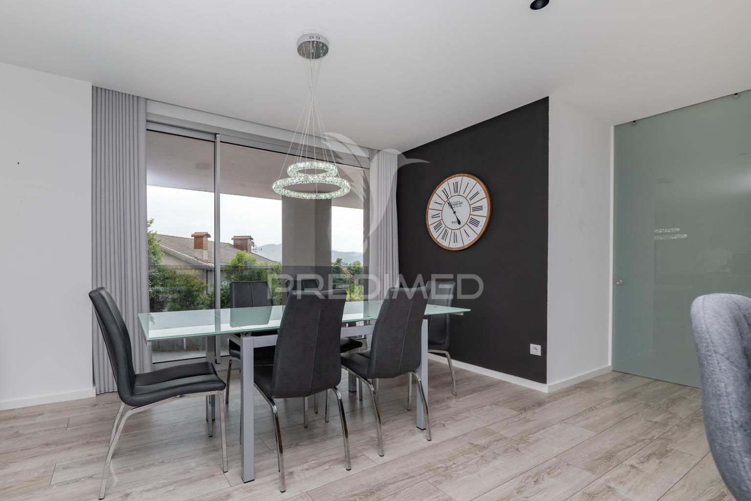 Apartamento t2, seminovo - amares (arrendamento)