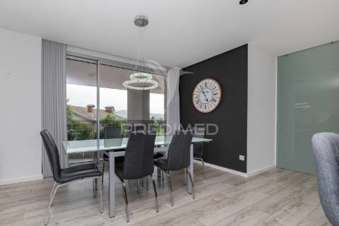 Apartamento t2, seminovo - amares (arrendamento)
