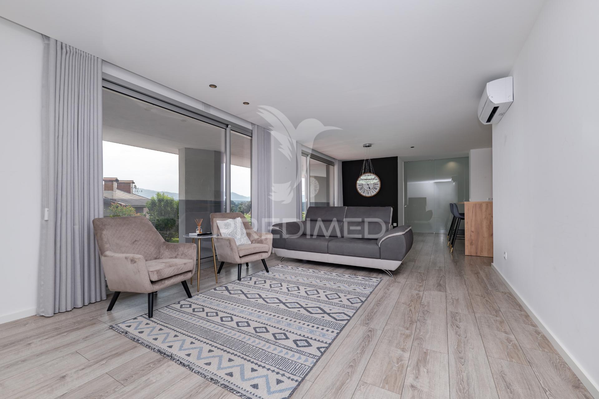 Apartamento t2, seminovo - amares (arrendamento)