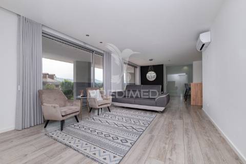 Apartamento t2, seminovo - amares (arrendamento)