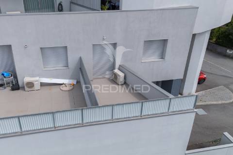 Apartamento t2, seminovo - amares (arrendamento)