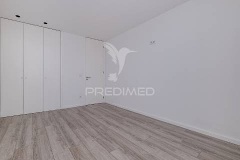 Apartamento t2, seminovo - amares (arrendamento)