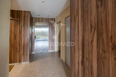 Apartamento t2, seminovo - amares (arrendamento)