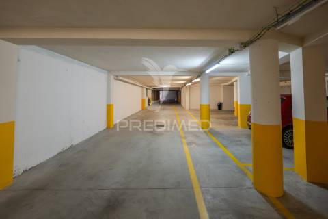Apartamento t2, seminovo - amares (arrendamento)