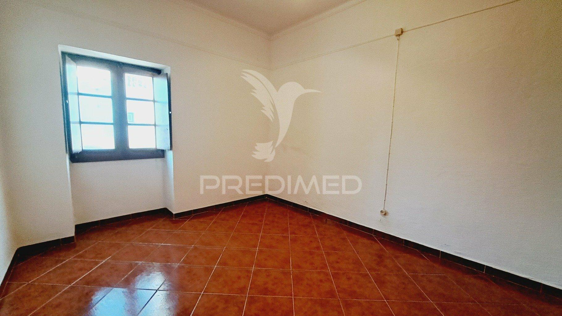 Casa típica na aldeia t2 com quintal - sobral da adiça - moura