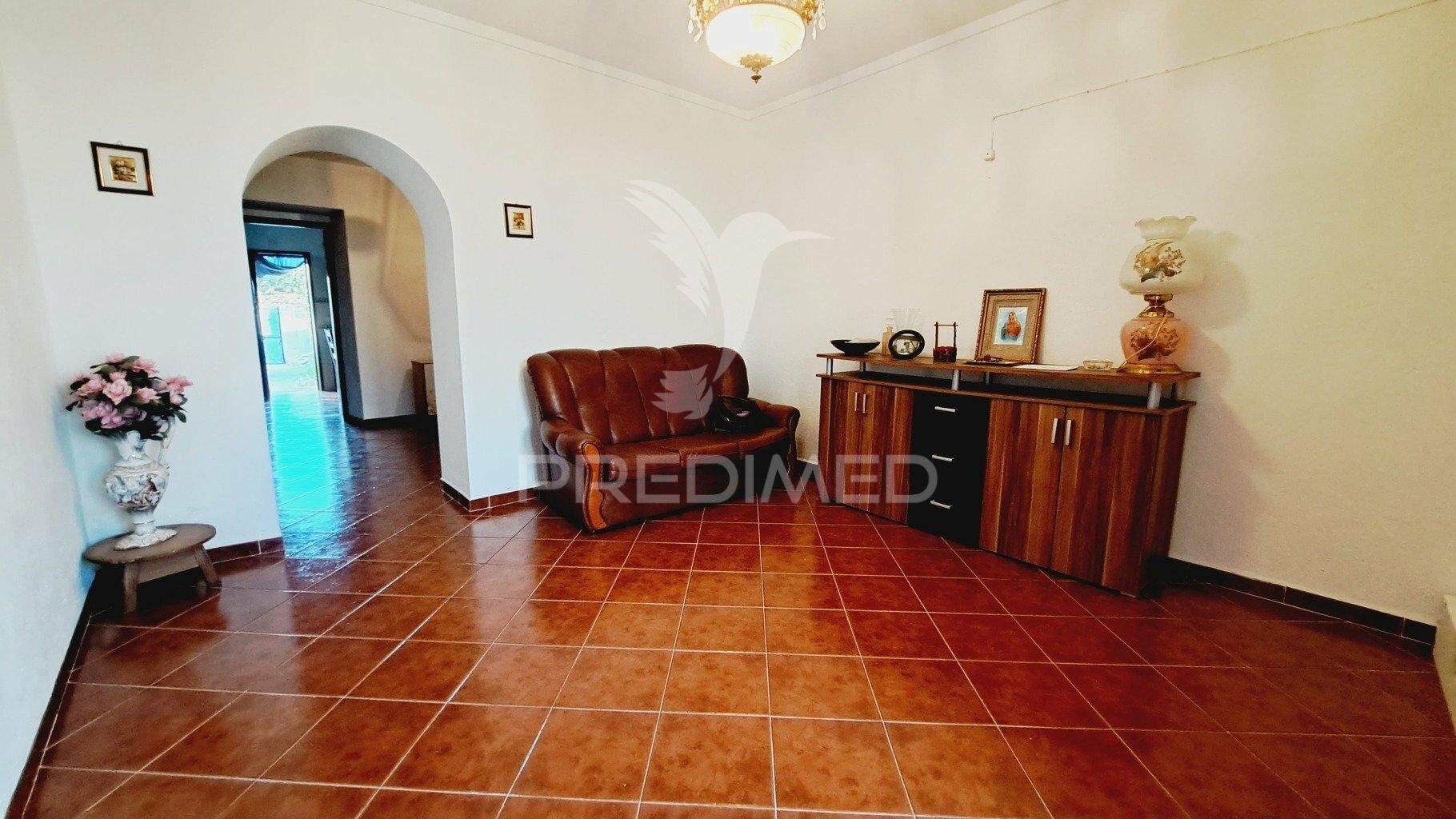 Casa típica na aldeia t2 com quintal - sobral da adiça - moura