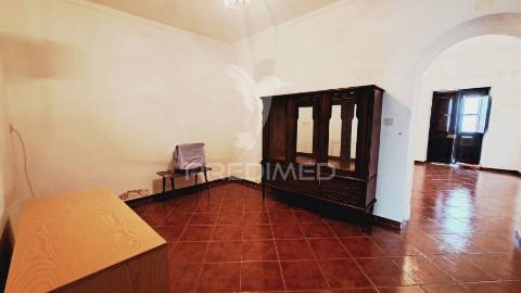 Casa típica na aldeia t2 com quintal - sobral da adiça - moura